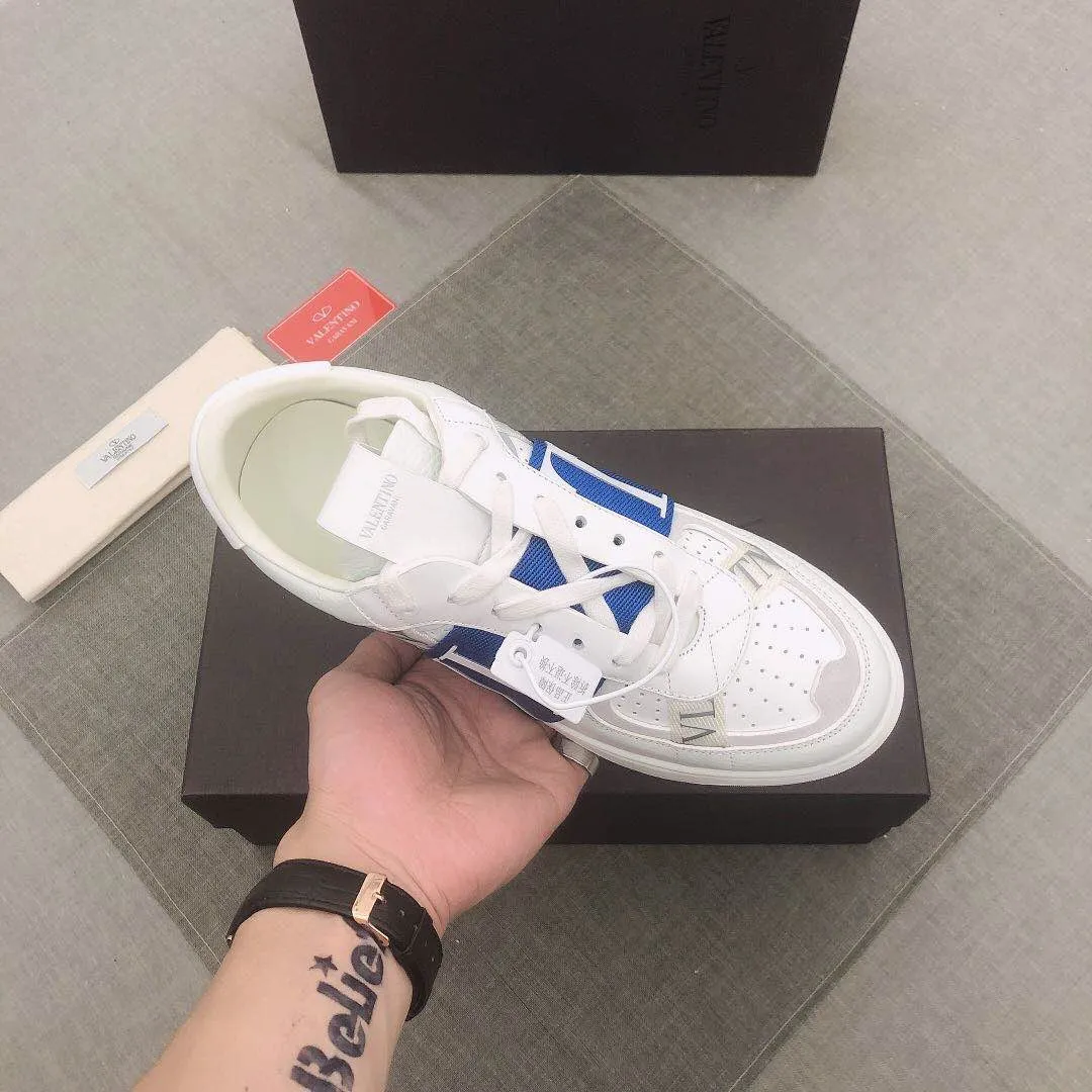 P440▫️V L7N spring and summer 🆕calf leather strap sneakers, no man should be able to refuse this style, classic color, so handsome! Purchase a high-precision replica of the original version to instantly sell off the market currency! 6 VLTN logo rubber effect straps - Valentino Garavani Logo printed on the back and tongue, all materials are customized to ensure quality! Size: 38/45 No. 018